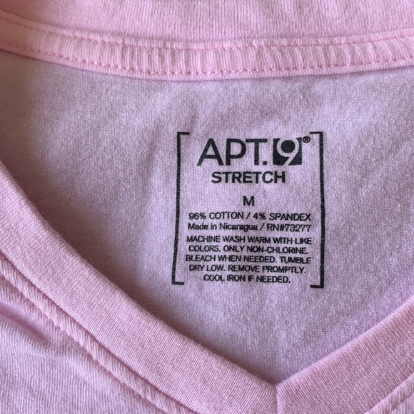 🔥apt v.neck tee’s - Picture 2 of 4